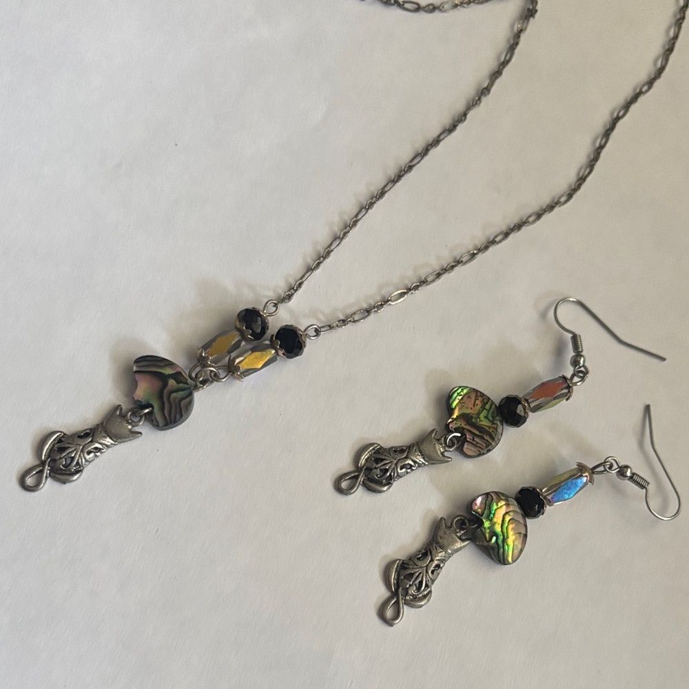 Elegant Silver and Abalone shell cat Jewelry Set